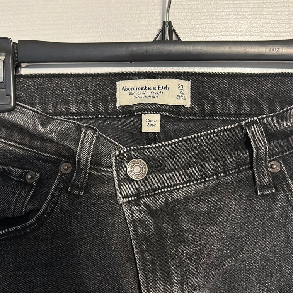 Curve Love Ultra High Rise 90s Slim Straight Jean